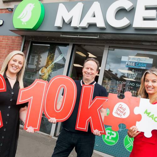 Image Customers of MACE Lurgan raise 10000 to help make a difference in the local community